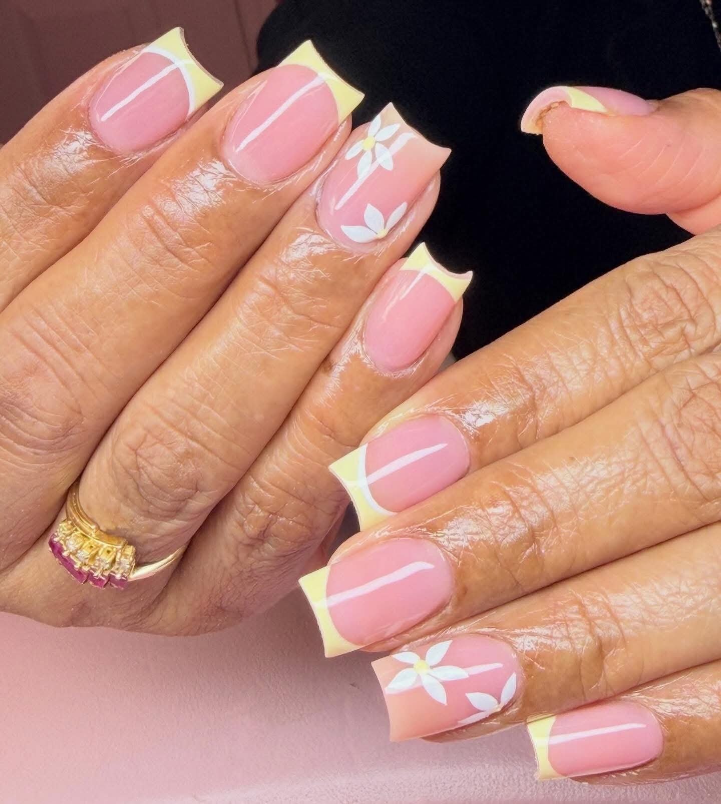 Chic Summer Nails